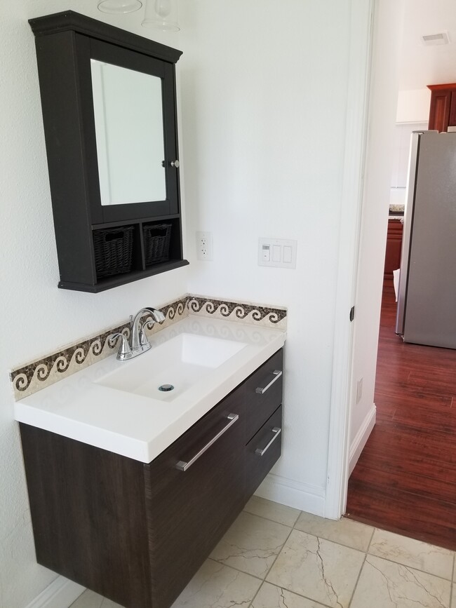 Foto del edificio - 22096 Victory Dr