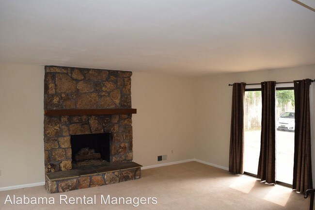 Building Photo - 3216 Westbrook Dr