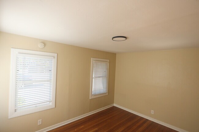 Foto del edificio - 201 H St