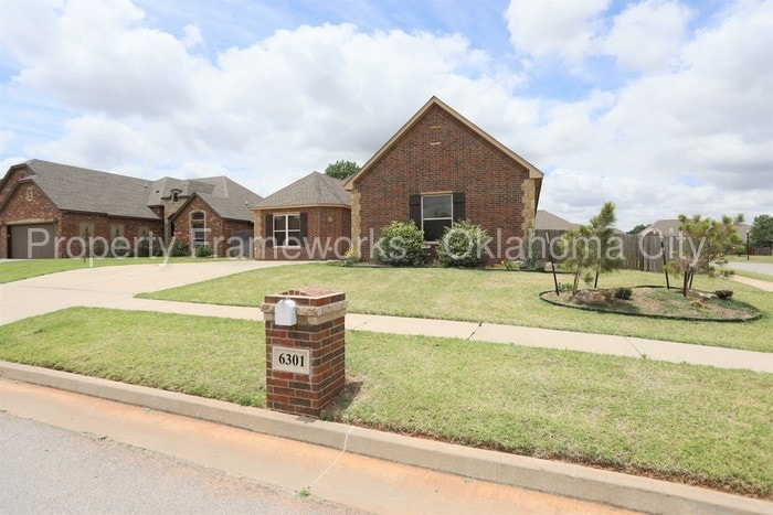 Foto principal - Gorgeous 4/2..5/2 home in Bent Wood Creek.