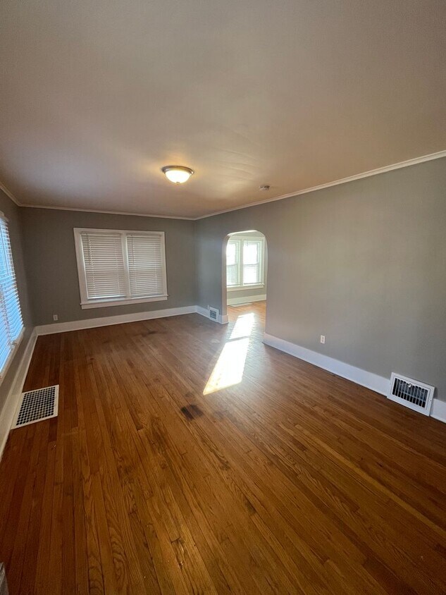 Primary Photo - Nice 3 Bedroom House with Big 2 Car Garage!