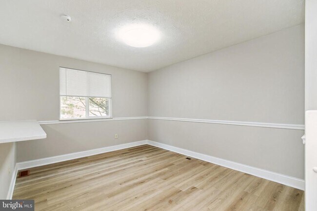 Foto del edificio - 3380 Longbow Ct