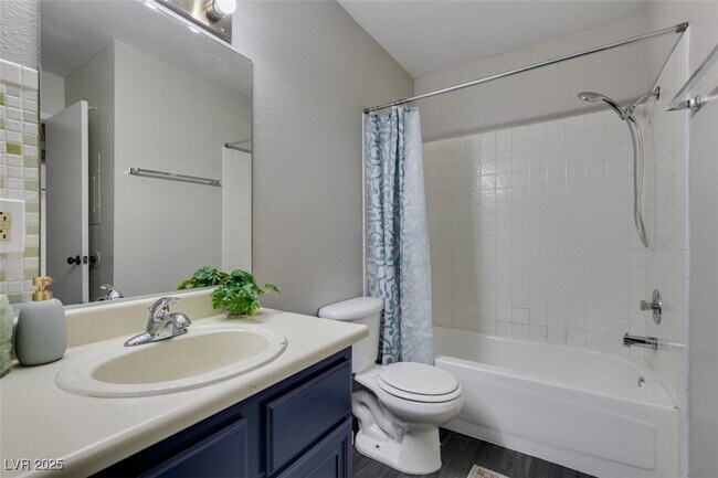 Foto del edificio - 810 N Sloan Ln