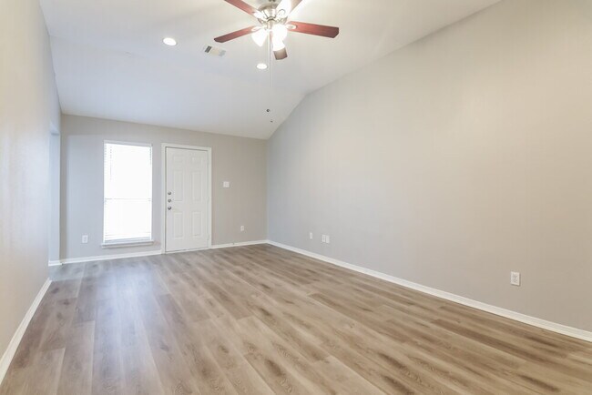 Foto del edificio - 206 E Holly