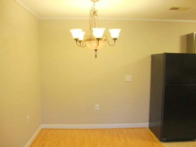 Foto del edificio - 1820 Crest Hollow Dr