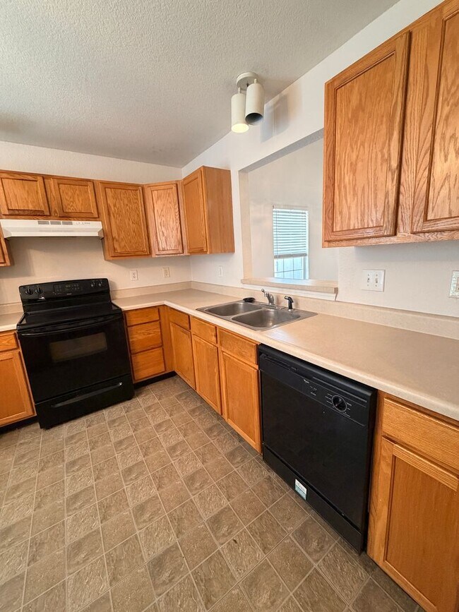 Building Photo - 615 Treyburn Lakes Way