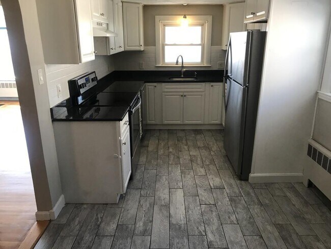 Building Photo - 40 Bateman Ave