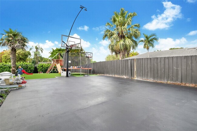 Building Photo - 8840 SW 181st Terrace