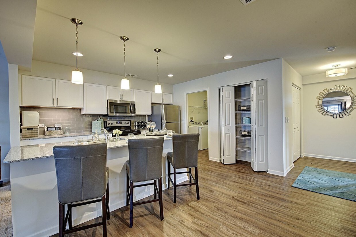 Foto principal - 4124 Pond Willow Rd