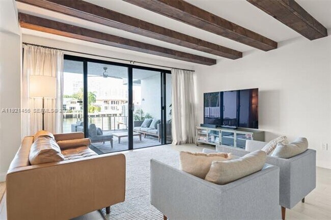 Building Photo - 429 Poinciana Island Dr