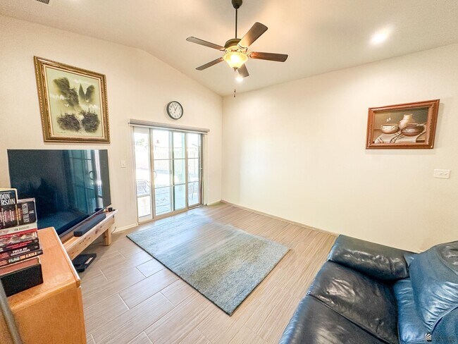 Foto del edificio - 28810 Arizona Ave