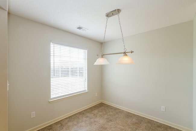 Building Photo - 10221 Adikson Dr