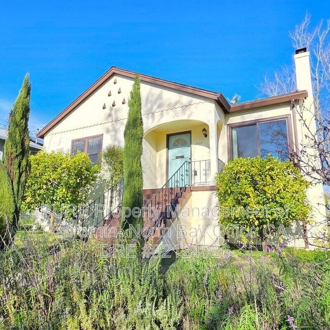 Building Photo - 400 Upham St