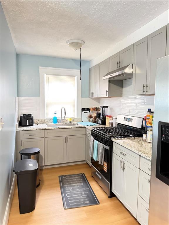 Foto del edificio - 694 Killingly St