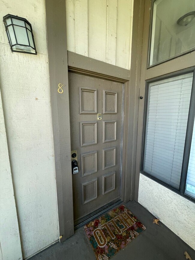 Foto del edificio - 1150 S Meadow Ln
