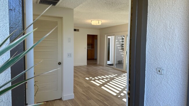 Building Photo - 1225 N Granada Ave