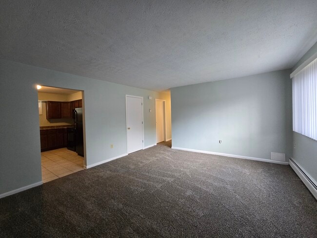 Great Room - 512 Greenfield Ln