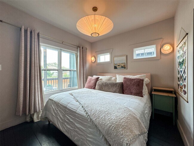 Foto del edificio - 1208 32nd St