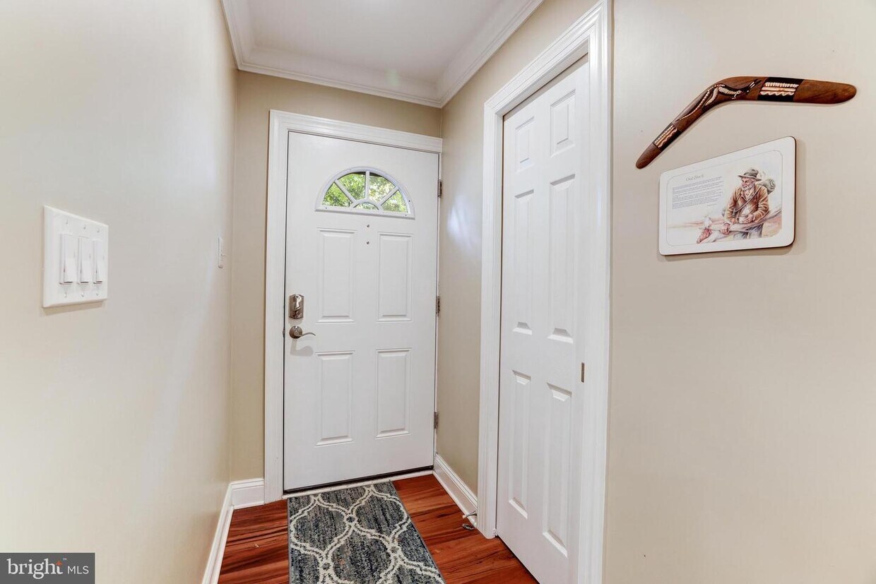 Primary Photo - 11867 Abercorn Ct