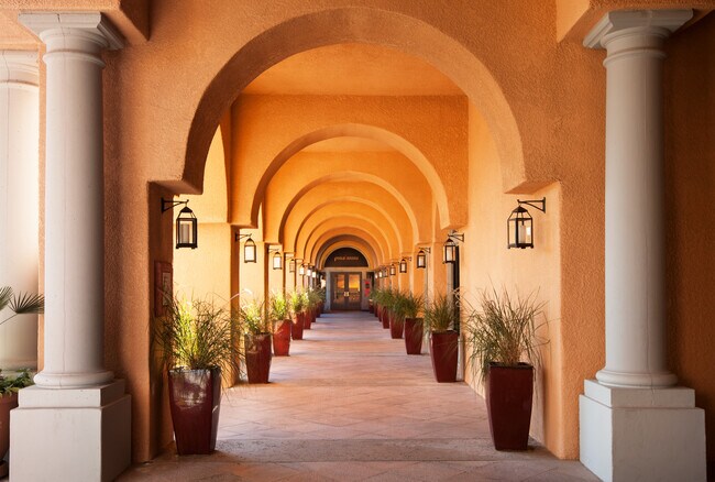 Pinzimini Archway - 71333 Dinah Shore Dr