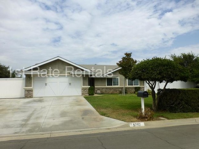 Building Photo - Amazing Horse Property in Riverside