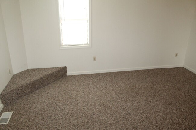 Building Photo - Single Family Home