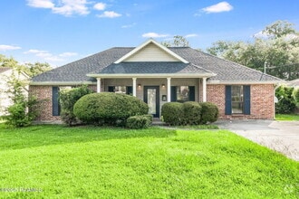 Building Photo - 147 Oak Crest Dr
