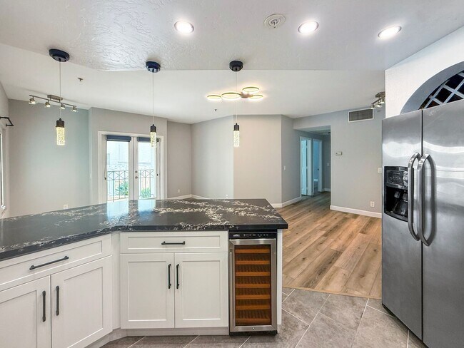 Foto del edificio - Beautiful 2B/2BA in the Marina w/ Newly Re...