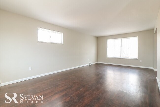 Foto del edificio - Gorgeous 5 BR in Pittsburgh!