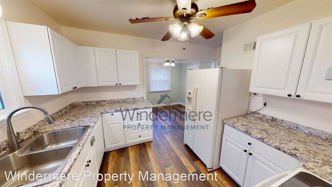 Building Photo - 4 br, 1 bath House - 205 SE 4th Street