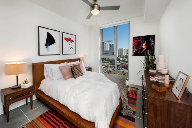 Interior Photo - AMLI Midtown 29