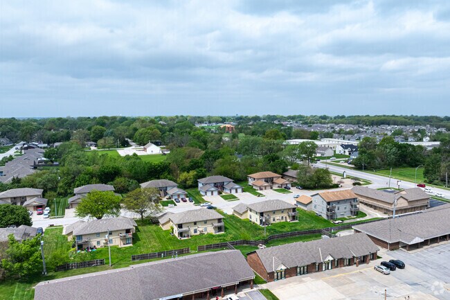 Building Photo - 217 Sky Vue Dr