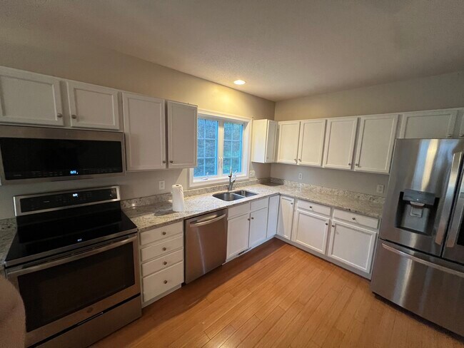 Building Photo - 125 Mountain Laurel Way