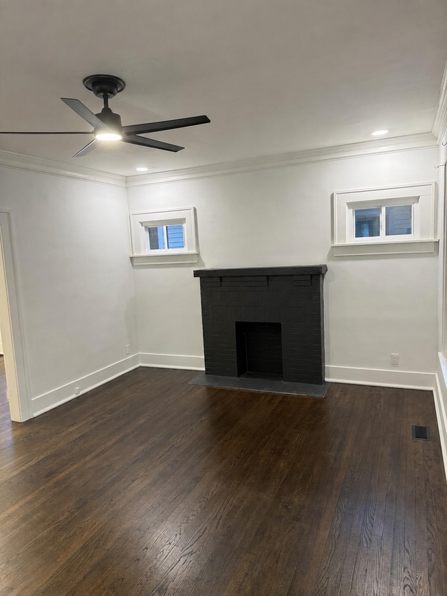 Building Photo - 1525 Dewey Ave