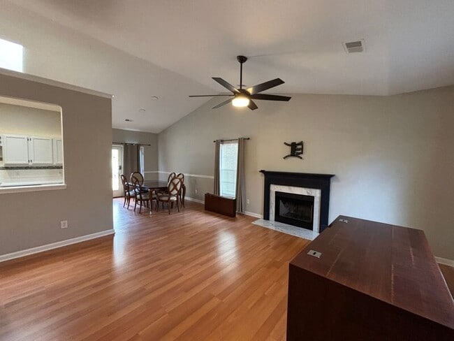 Building Photo - 455 S Piazza Ct