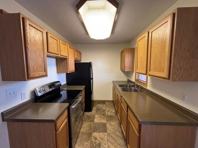 Building Photo - Pet-Friendly 3-Bed, 1-Bath with Massive Fenced in Backyard
