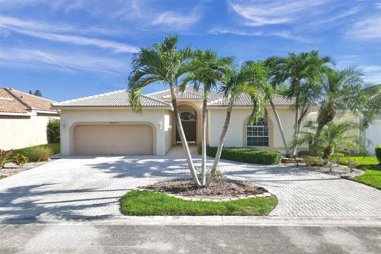 Foto principal - 5977 NW 73rd Ct