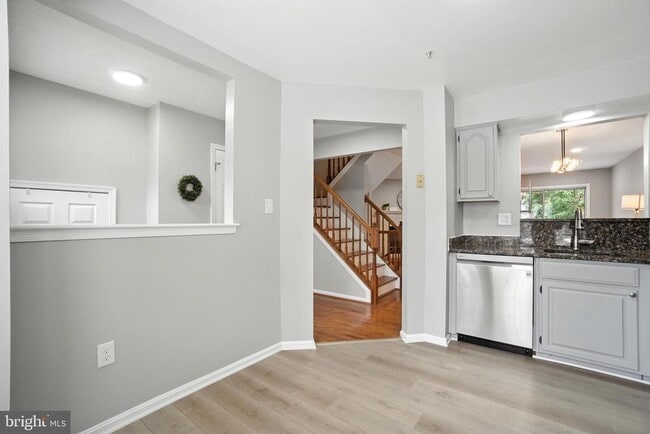 Building Photo - 205 Quiet Ridge Ct