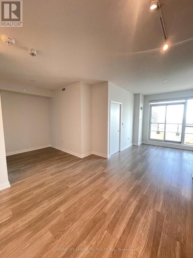 Building Photo - 4055 Parkside Village Dr