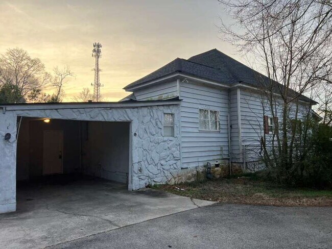 Foto del edificio - 747 E Broadway St