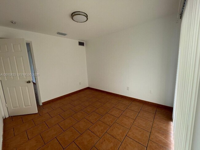 Foto del edificio - 10112 SW 20th St