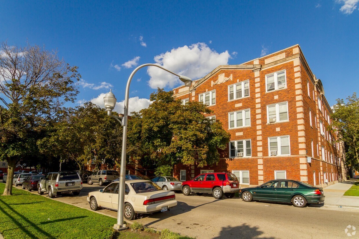 40394051 N Laporte Ave, Chicago, IL 60641 Apartments in Chicago, IL