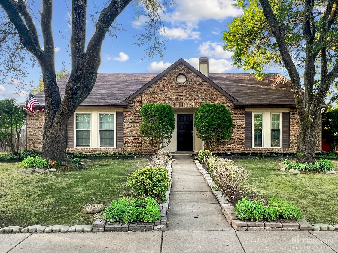 Primary Photo - 496 Justice Dr