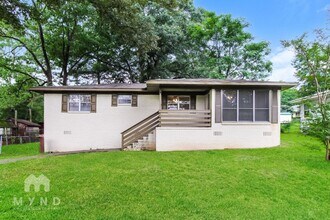 Building Photo - 804 27th Ave N