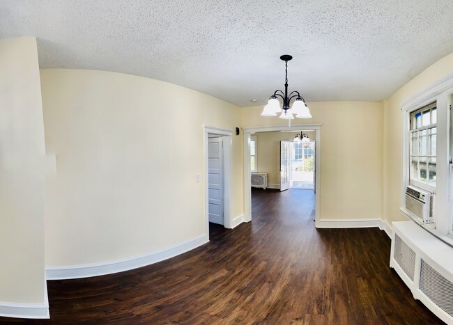 Building Photo - 1422 Markley St