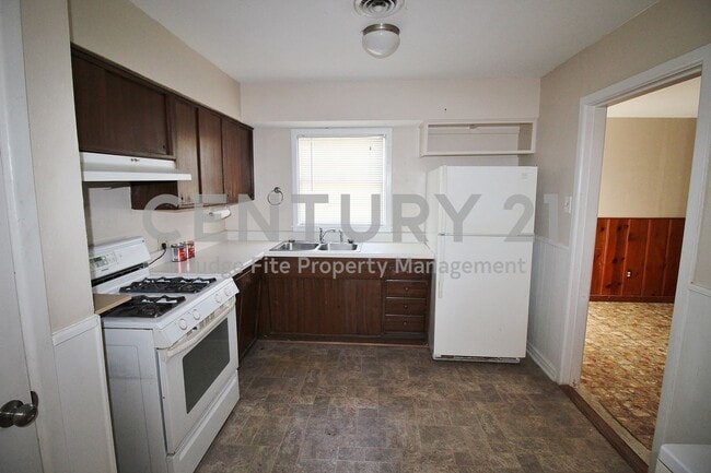Building Photo - Nice 3/1.5 in Burleson Ready for Move-In!