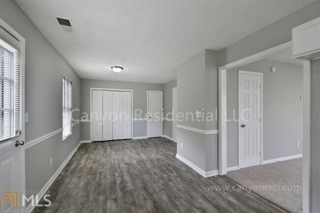 Foto del edificio - Awesome 2 Story - 3 Bedrooms, 2 Full Bath,...