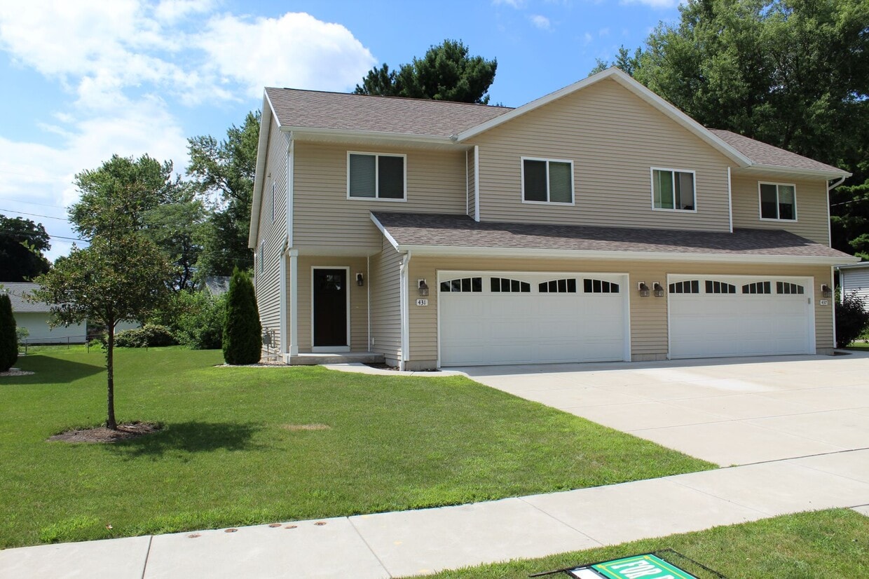 421 Soden Dr, Oregon, WI 53575 Townhome Rentals in Oregon WI