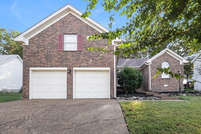 Building Photo - 3724 Belle Oaks Dr