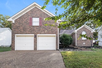 Building Photo - 3724 Belle Oaks Dr